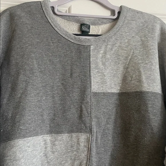 🧡 Women’s ‘wild fable’ crewneck sweatshirt - Picture 3 of 6